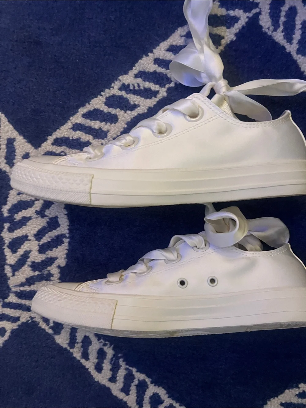 Converse cream color